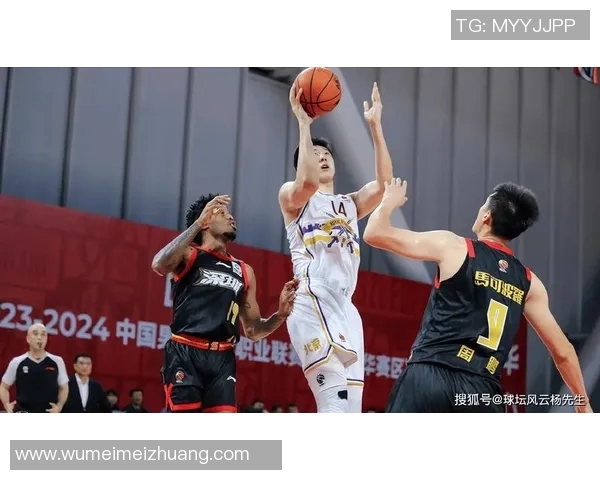 CBA深圳队与北控队激战比分揭晓精彩瞬间回顾