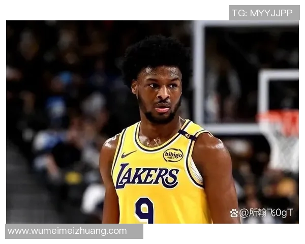 湖人对决雄鹿精彩赛事回顾与球员表现分析