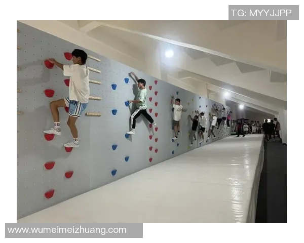 成都攀岩队荣登灵活性排行榜第三名展现卓越攀岩实力与团队精神MBA