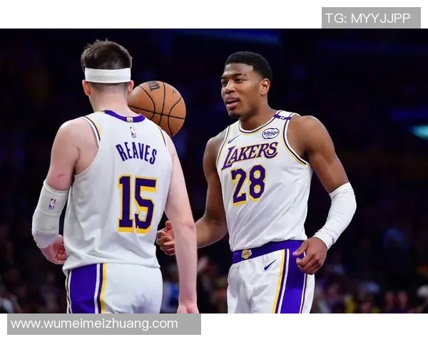 黄蜂对决湖人精彩直播回顾球迷热情高涨赛场盛况不容错过 黄蜂对决湖人精彩直播回顾球迷热情高涨赛场盛况不容错过