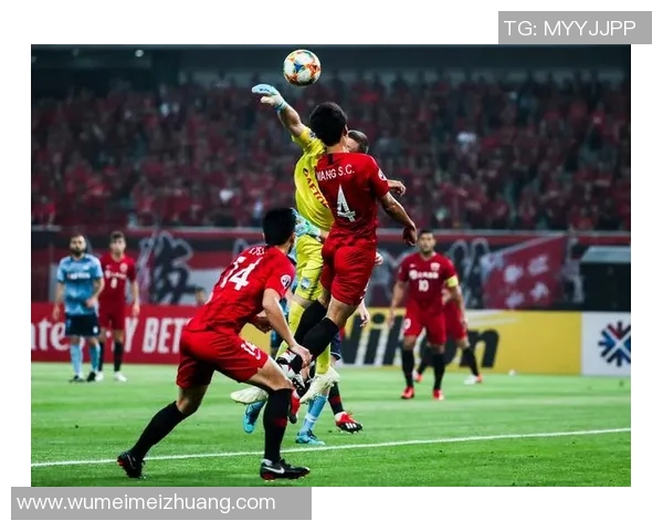 上海上港与悉尼精彩对决集锦回顾展现足球魅力与激情瞬间 上海上港与悉尼精彩对决集锦回顾展现足球魅力与激情瞬间