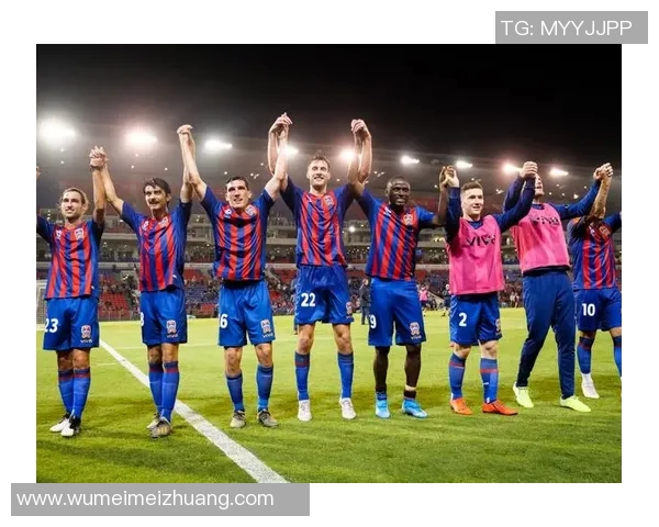 中央水手与新城堡联队的激烈对决展现足球魅力与团队精神 中央水手与新城堡联队的激烈对决展现足球魅力与团队精神