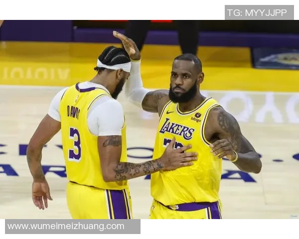 勇士队与湖人队激战正酣精彩直播尽在眼前不容错过