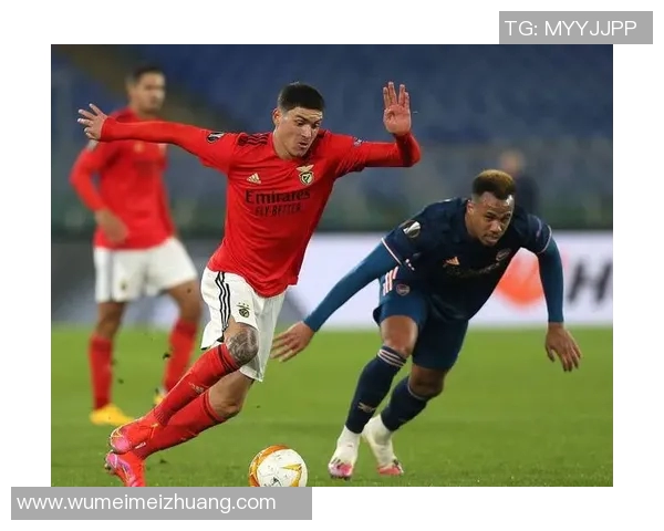 国民队与唐迪拉的激烈对决揭示足球战术与团队协作的精彩瞬间